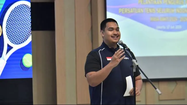 Menteri Pemuda dan Olahraga (Menpora) RI Dito Ariotedjo menyebut kepemimpinan Presiden Joko Widodo (Jokowi) sebagai era keemasan dalam memajukan cabang olahraga (cabor). Khususnya untuk para pengurus olahraga yang ingin serius memajukan olahraganya. (Sumber: andre/kemenpora.go.id)