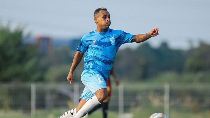 Pemain asing anyar PSIS asal Brazil, Fernandinho dalam laga uji coba. Foto: Dok. Ofisial PSIS Semarang